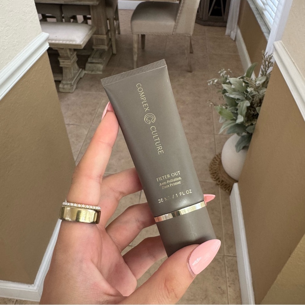 Complex Culture Filter Out Anti-Pollution Face Primer